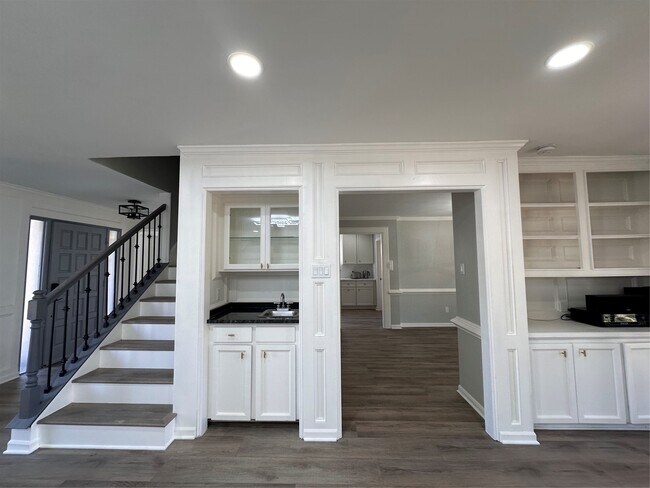 Building Photo - 17707 Moss Point Dr