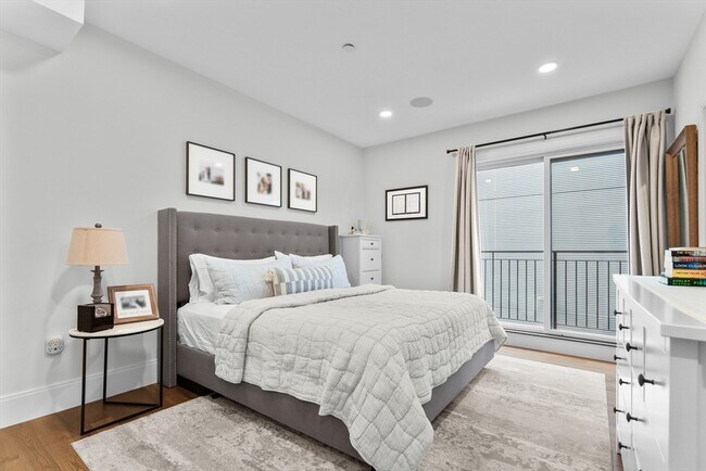 Building Photo - 10-14-14 Sydney St