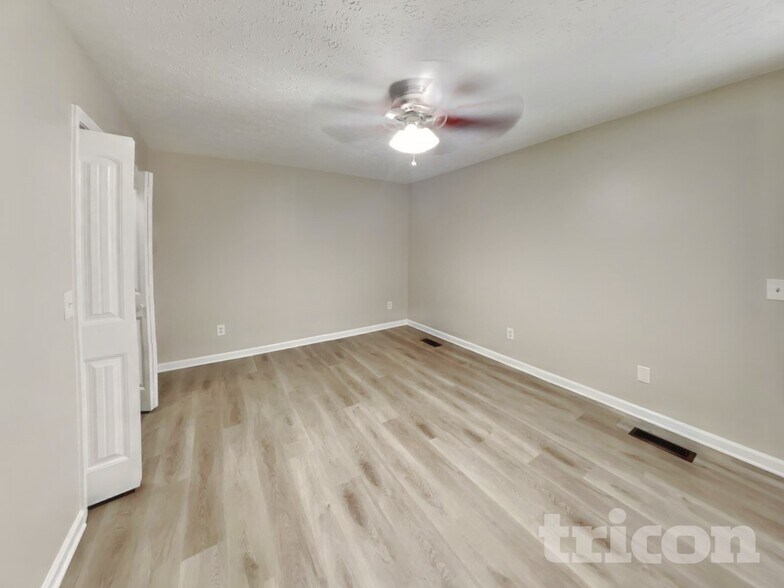 Building Photo - 3009 Blackwood Dr