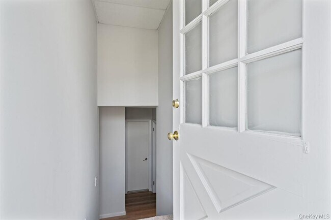 Building Photo - 49 Georgia St