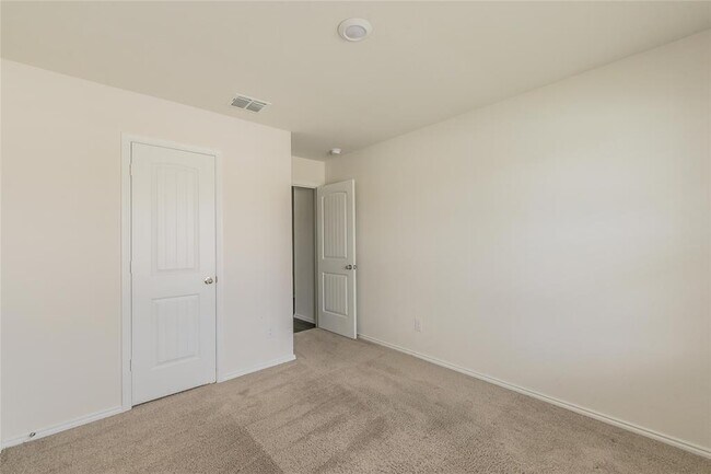 Building Photo - 1705 Avery Pointe Dr
