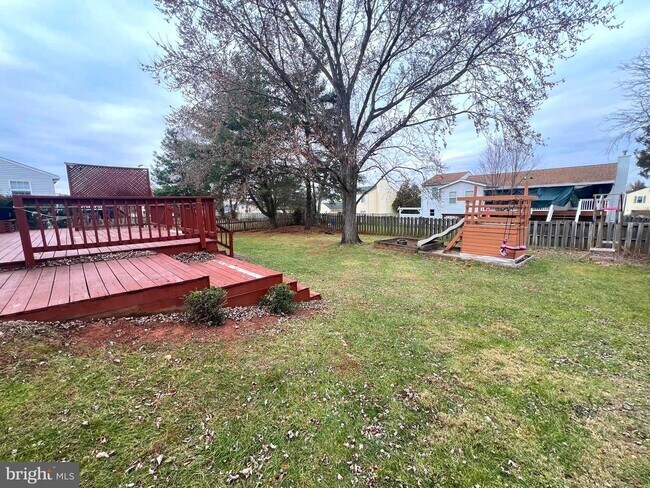 Building Photo - 13314 Hollinger Ave