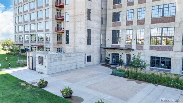 Building Photo - 2000 Little Raven St