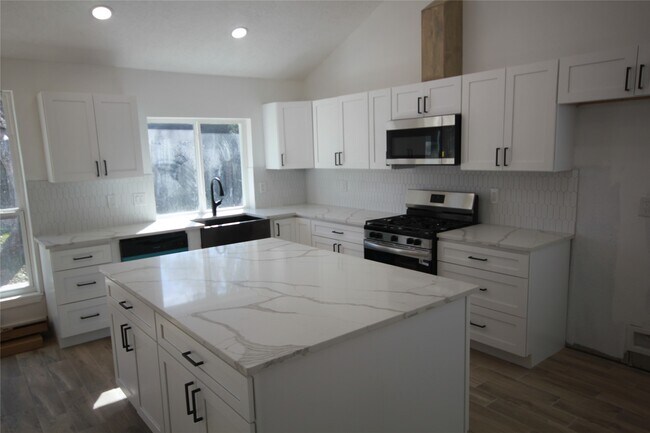 Building Photo - 21323 Park Wick Ln