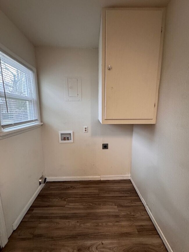 Building Photo - 2 bed one bath, great outdoor features, great location close to all Norman has to offer!