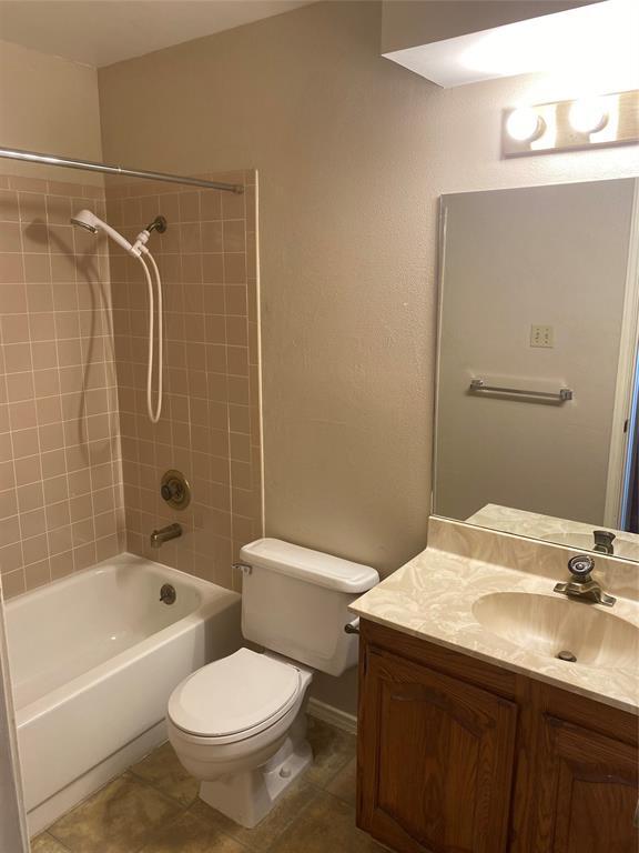 Building Photo - 1901 Terisu Cove