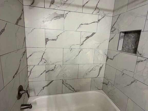 Building Photo - 1500 E 26th St