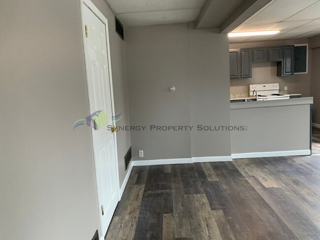 Building Photo - Madison Rental