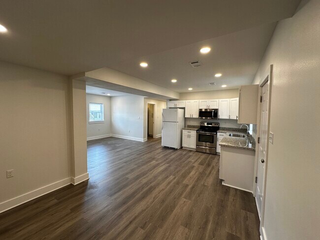 Main Living/Dining/Kitchen - 3300 Nashville Ave