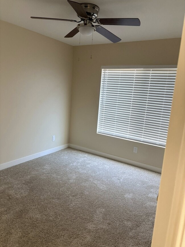 Building Photo - 8626 W Greenbrian Dr