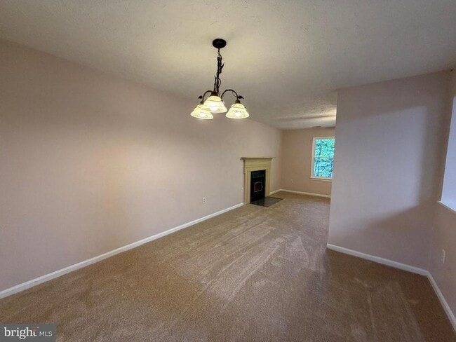 Building Photo - 184 Fargo Rd