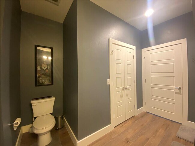 Building Photo - 6444 Burnet Rd