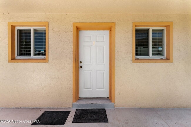 Building Photo - 211 Circle Dr