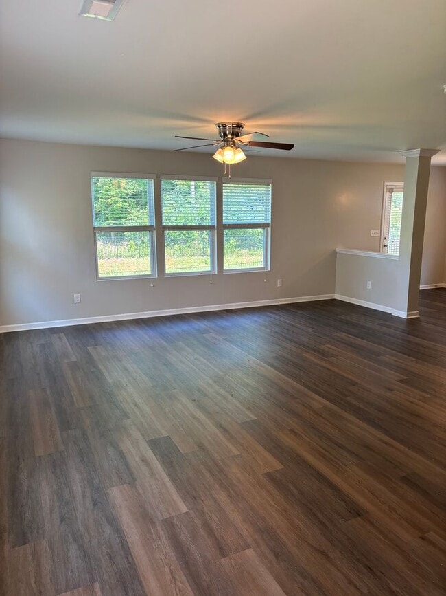 Building Photo - August Rent Free - Elegant, Modern Home in...