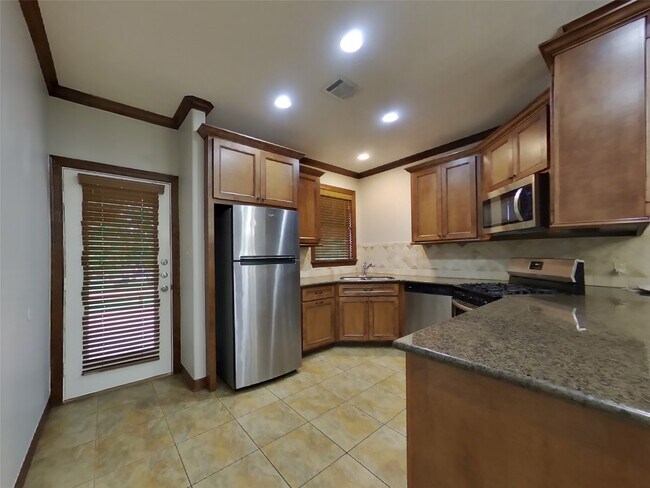 Building Photo - 103 Lullaby Ln