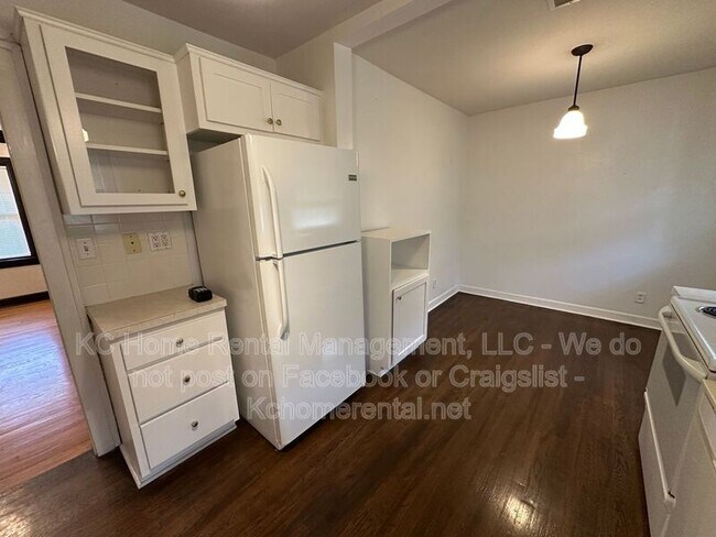 Building Photo - 207 W 51 Terrace