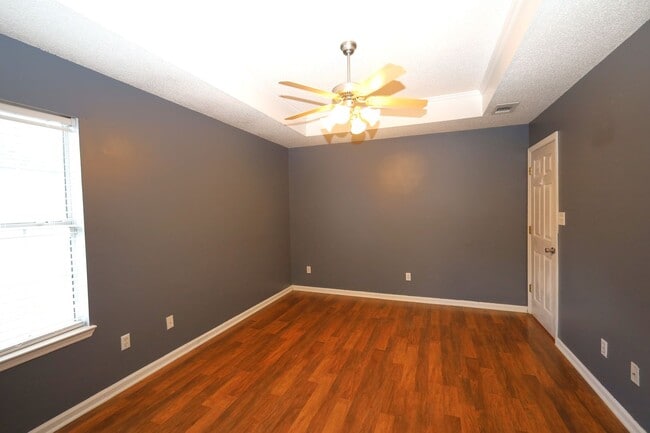 Building Photo - 1540 Woodard St