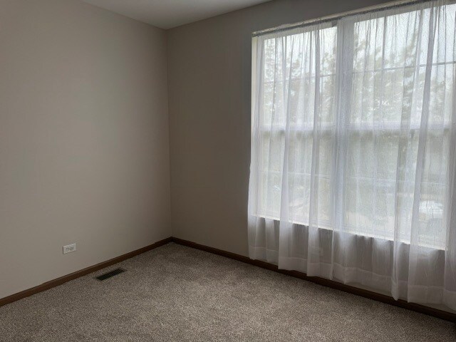 Building Photo - 1071 Symphony Dr