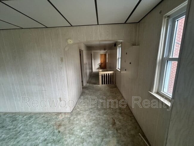 Building Photo - 645 Coleman Ave