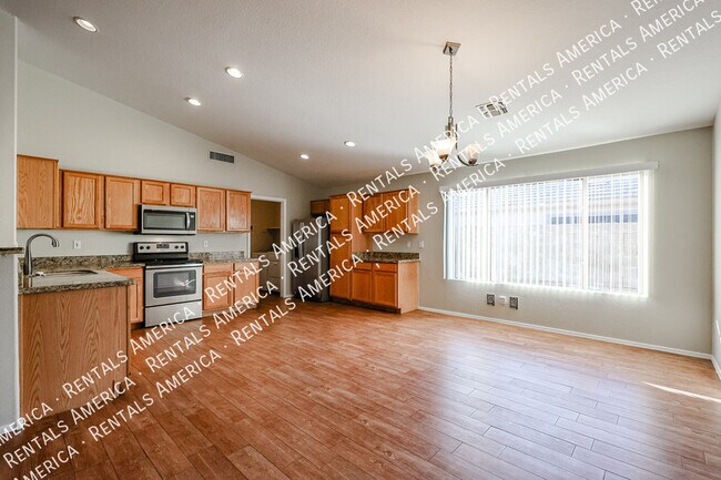 Building Photo - 658 S 110th Pl