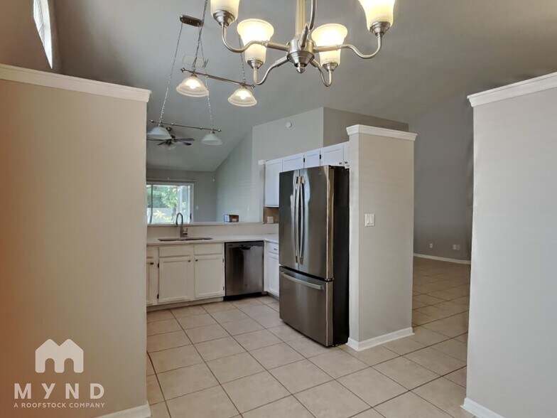 Building Photo - 536 Remington Oak Dr