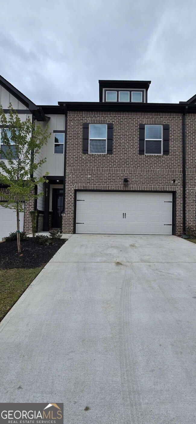 Primary Photo - 5728 Urban Vlg Wy