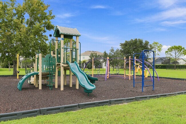 Building Photo - 2821 Maguire Dr