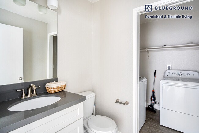 Building Photo - 932 Willowleaf Dr