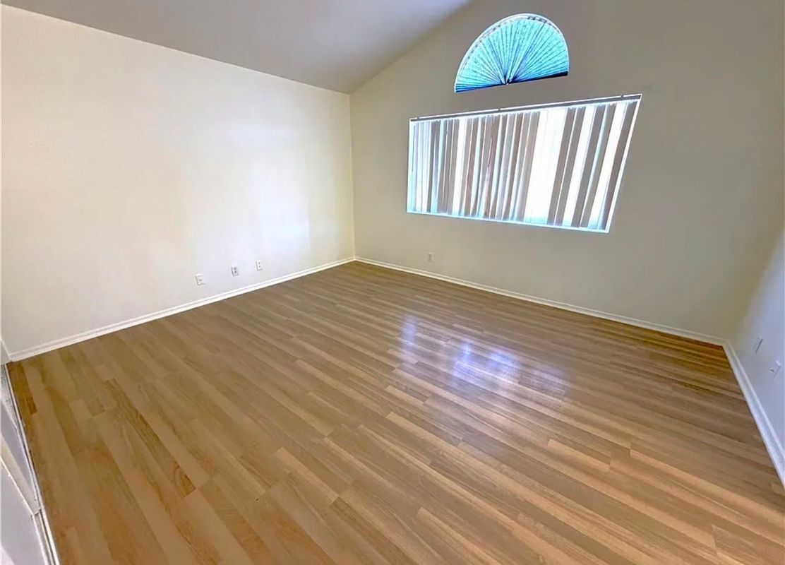 Building Photo - 39843 Amberley Cir