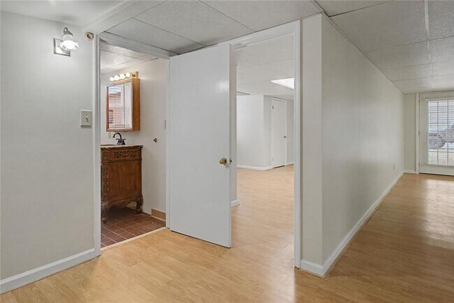 Building Photo - 1001 Wiley Bridge Rd