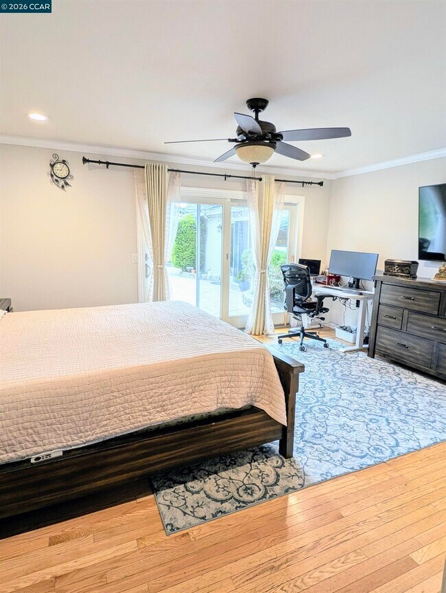 Building Photo - 24 Barcelona Ct