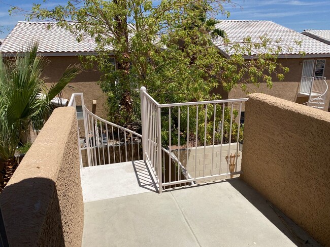 Building Photo - Summerlin Duplex. Balcony. Upgraded appliances.