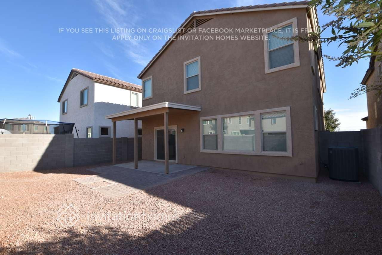 Building Photo - 1344 E Palomino Way