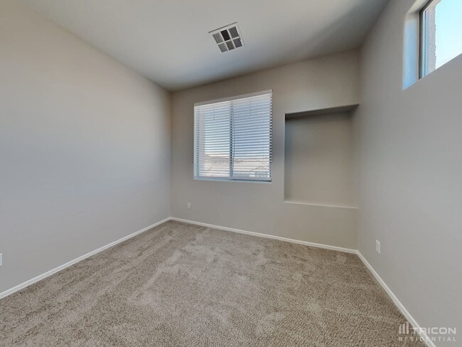 Building Photo - 44091 W Palo Teca Rd