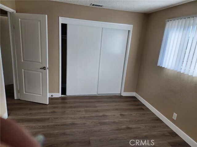 Building Photo - 1962 S Park Ave