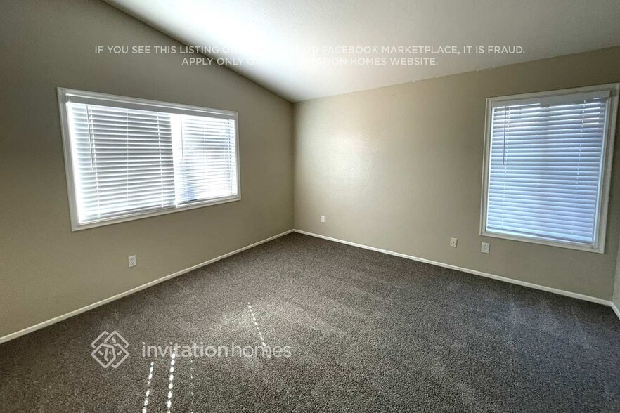 Building Photo - 3120 Crowne Dr