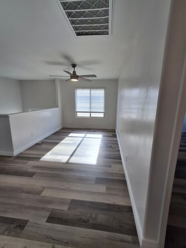 Building Photo - 1280 E Saddle Way