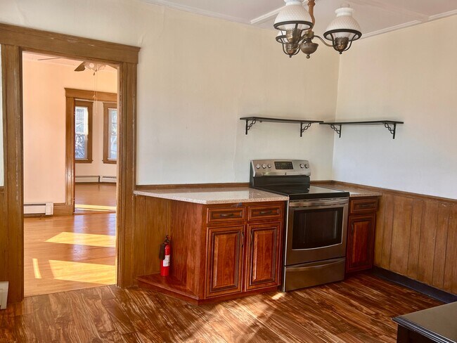 Building Photo - 37 Woodmont Ave
