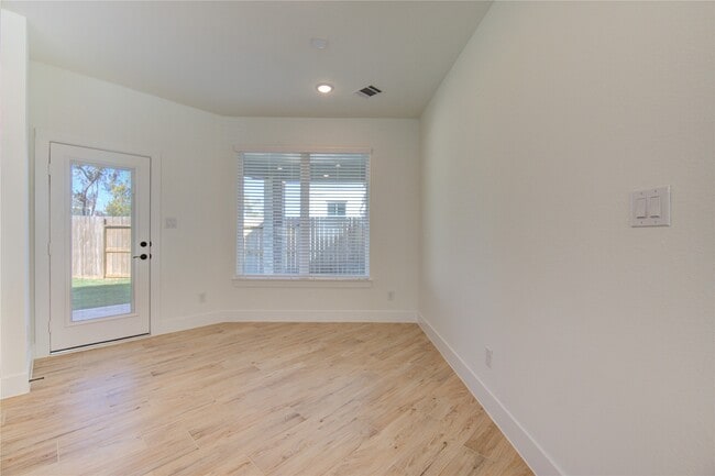 Building Photo - 1419 Shaded Rock Dr