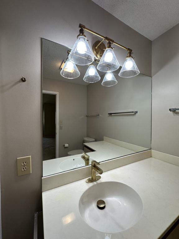 Building Photo - 14 Willow Tree Run