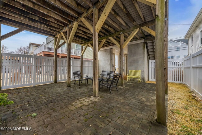 Building Photo - 46 Barberie Ave