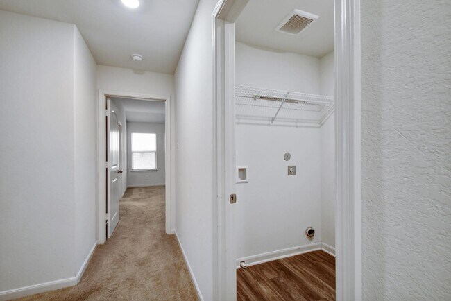 Building Photo - 11027 Chatham Ct