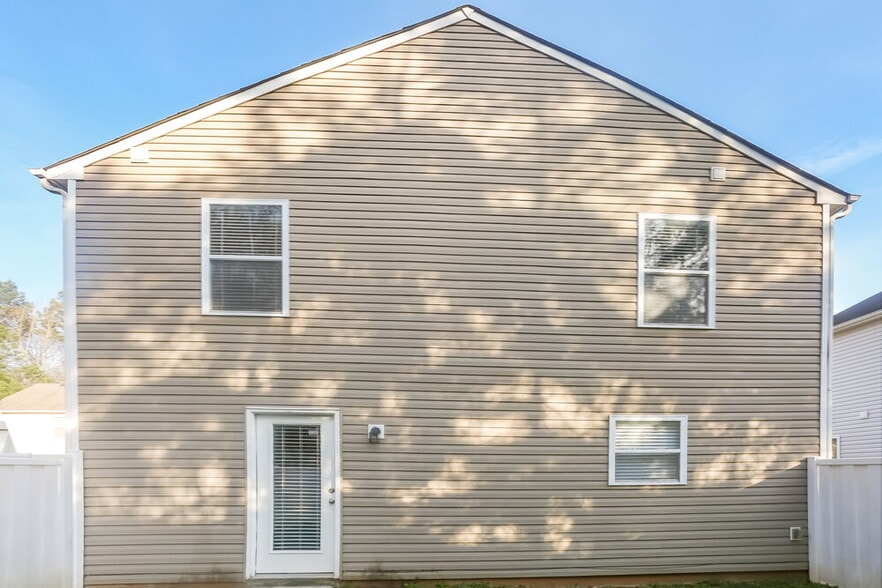 Building Photo - 7345 Mitzi Deborah Dr