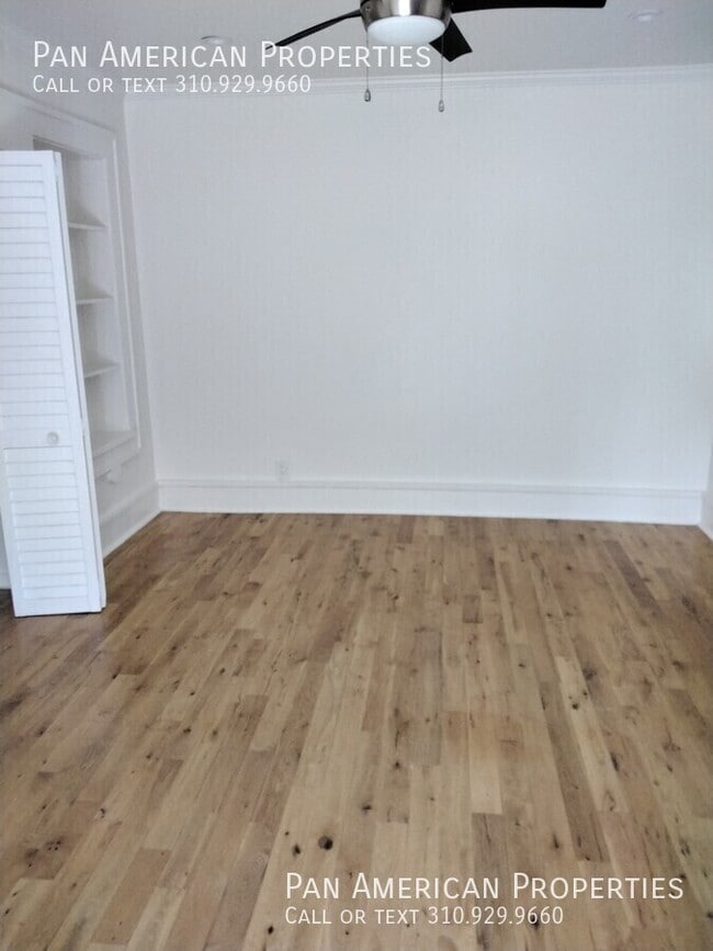 Building Photo - 451 W 4th St