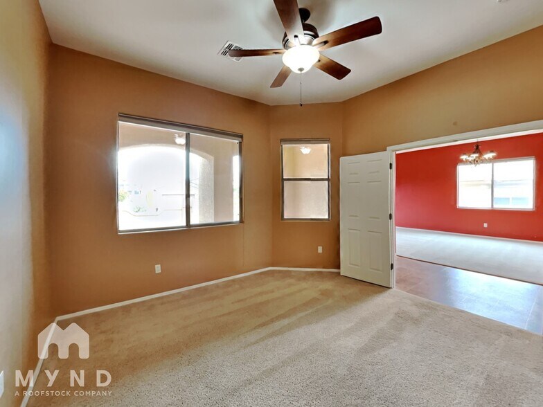 Building Photo - 1141 W Tenniel Dr