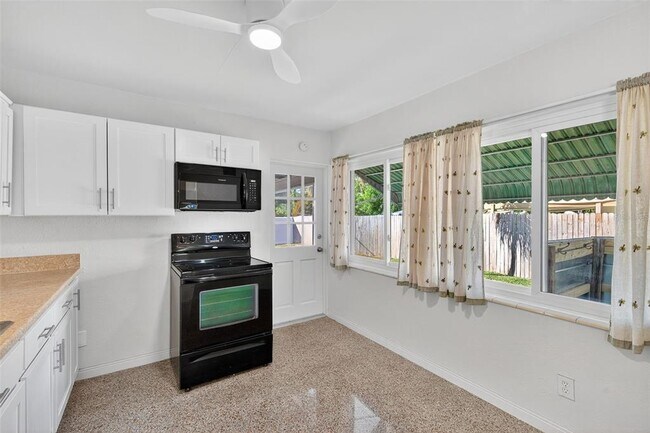 Building Photo - 5410 19th Ave S