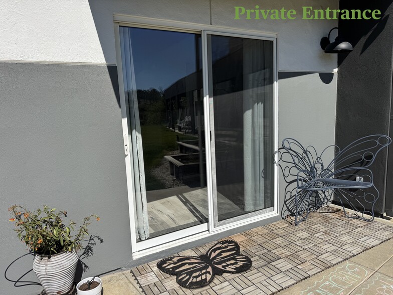 Building Photo - 22120 Rolling Ridge Dr