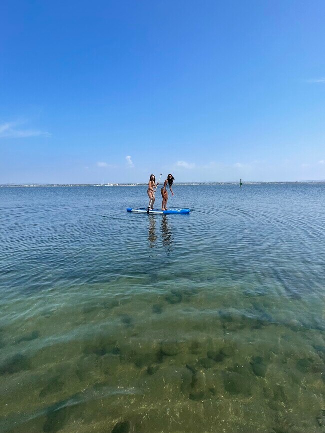 Private cove 1 minute away - 49 Kingston Ct S