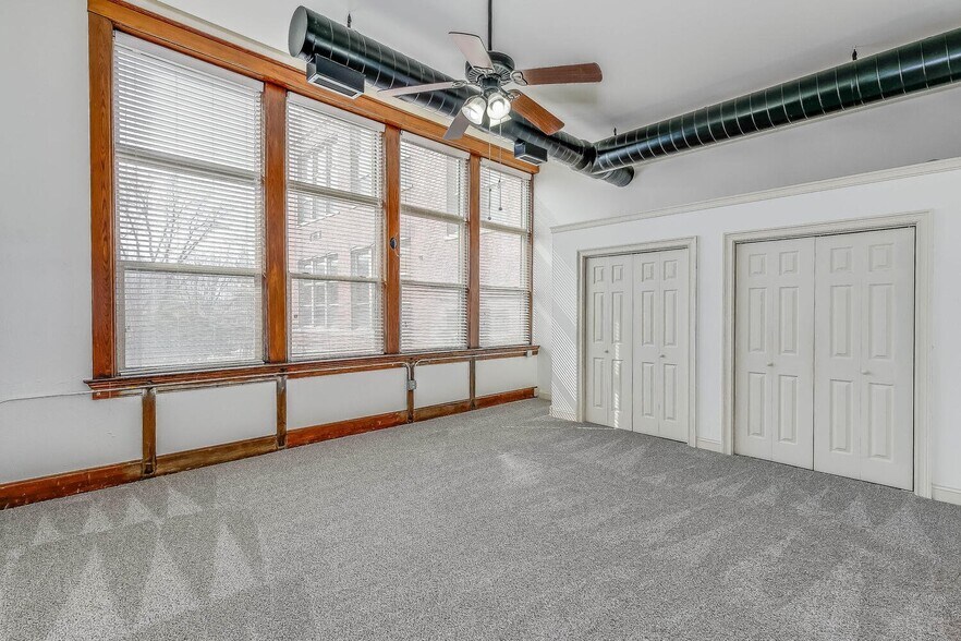 Building Photo - 249 N Athenian Ave