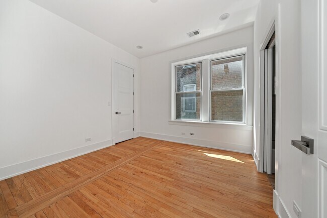 Building Photo - 1412 N Washtenaw Ave